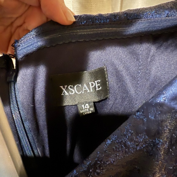 Women Blue XSCAPE Gown. Size 14
Women's Jacquard Long Fit & Flare Dress - Picture 7 of 8